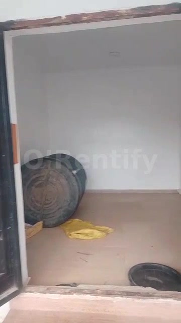 A shop to let, located at sussy hotel area Okrbaale, Rent is 200k without service charges. photo 3
