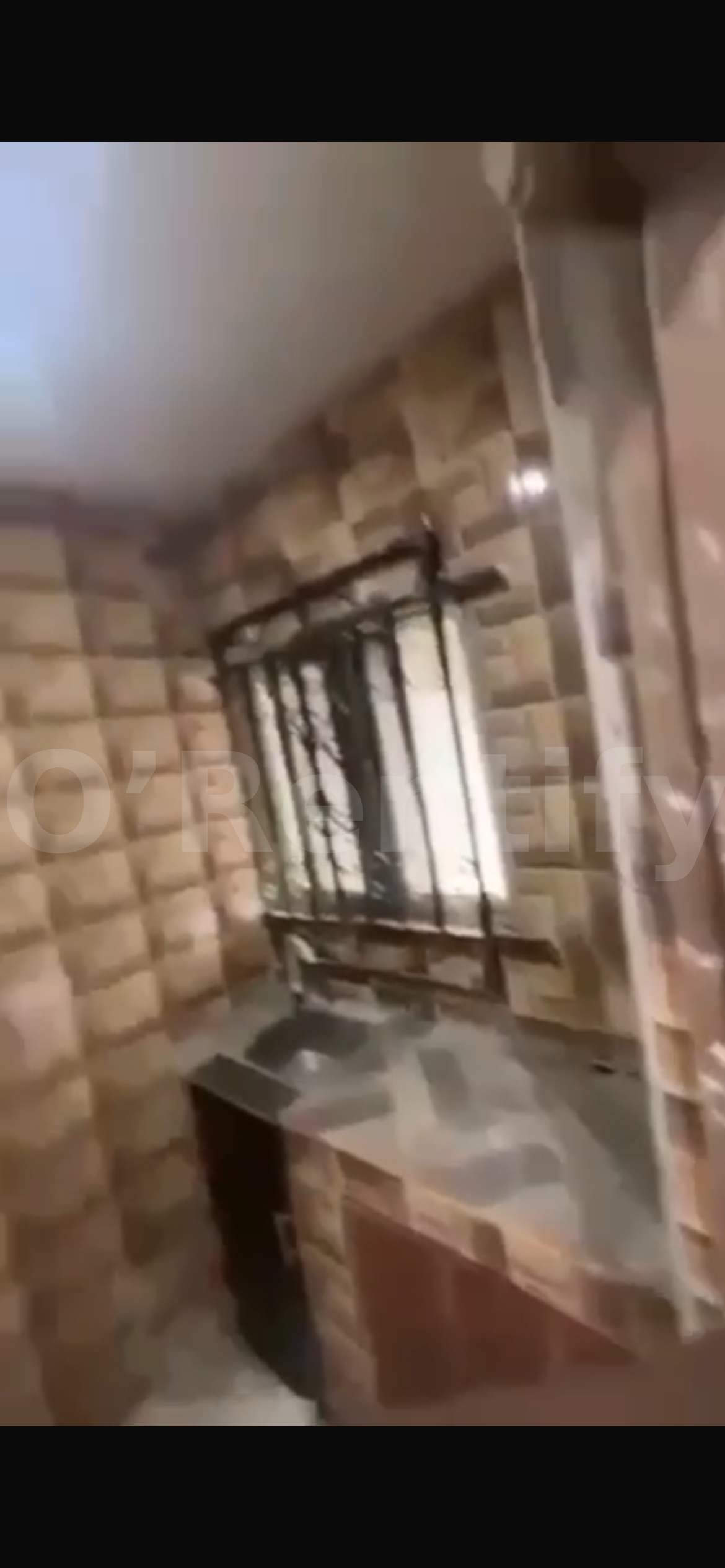 Room and parlor self contain at owode