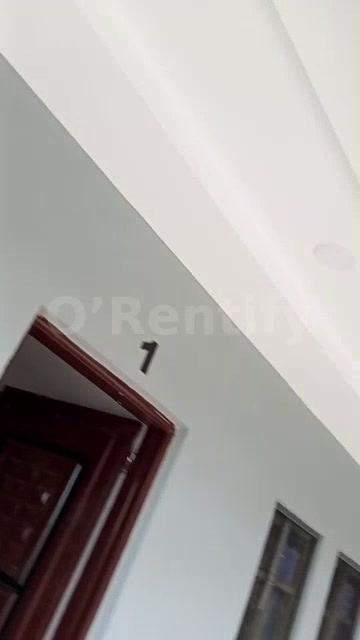 A room sefcon pop althrough futa North gate gas land Rent 300k Caution 50K Agreement 30k Caretaker ok Agency 30k TP 450k photo 3