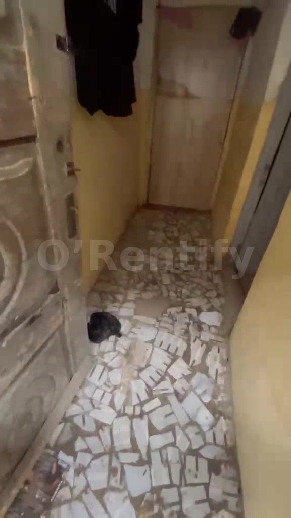 BASH ✌️   📍 MADE JUST FOR YOU   A norm room self at off ILAJE road BARIGA  Rent 400k  Damages 100k   *Note: there’s no