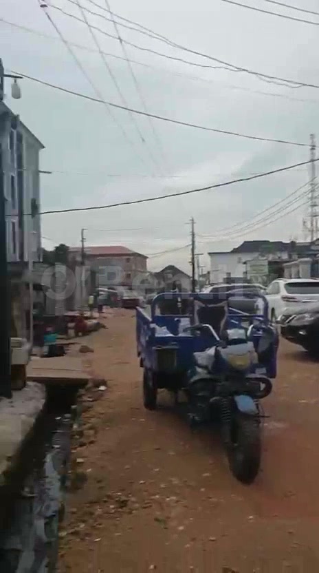 BASH ✌️   📍 MADE JUST FOR YOU   Portable *SHOP* @ Shogbamu  Str Sawmail Gbagada in main road  *_RENT 200K YEARLY MAYBE photo 6