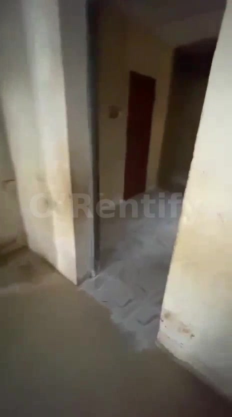 DIRECT TO MANDATE   A standard and spacious 2BEDROOM FLAT (2toilet & bath) available to let at OFF PEDRO ROAD , Shomolu photo 3