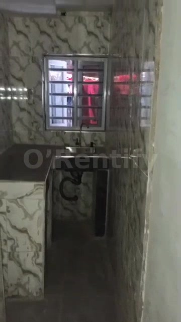 Miniflat at adekunle yaba Ground floor NOW Pay nd packin photo 2