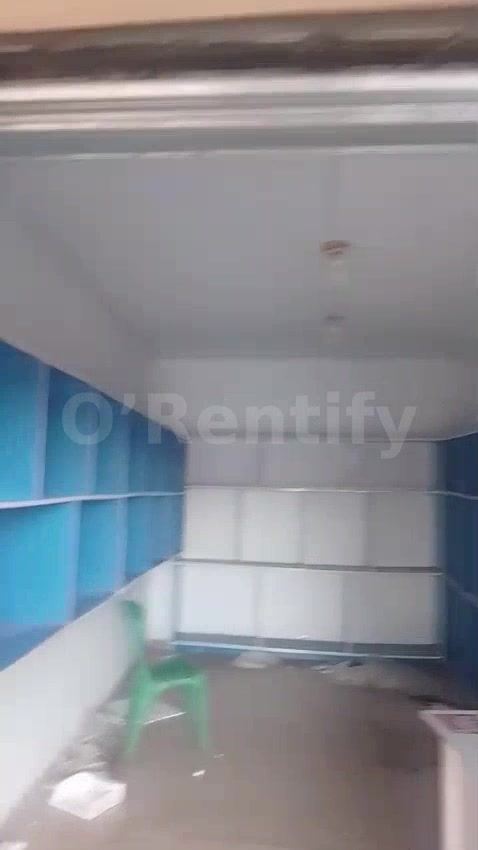 A standard shop to let , located along onah Baba Onah Okebaale area, very close to rounderbout of Okebaale, rent is 450k photo 4