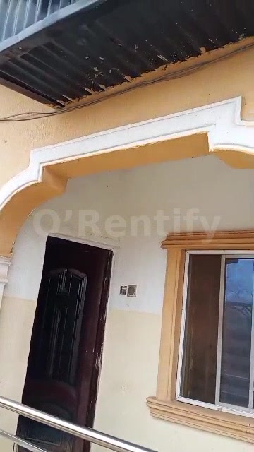 2 bedroom flat at Ayegbami Ijetu 3 in compound personal prepaid meter fenced and gated running water full tiles, full po photo 5