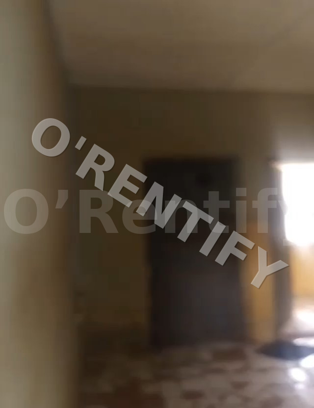 Spacious selfcon available at Southgate. 7 mins walk in Akure South, Ondo