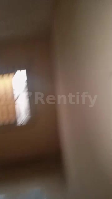 a neat spacious self con to let