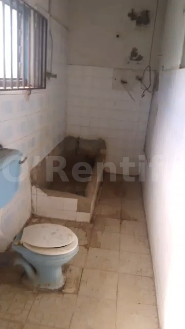 2 bedroom flat with very spacious parlor. photo 6
