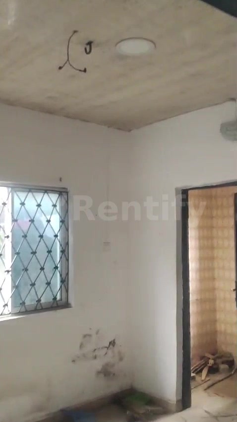 BASH ✌️   📍 MADE JUST FOR YOU   A norm room self at off ODUNSI road bariga…  Rent 900k  Damages 100k  Sc 100kwk photo 6