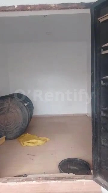 A shop to let, located at sussy hotel area Okrbaale, Rent is 200k without service charges. photo 4