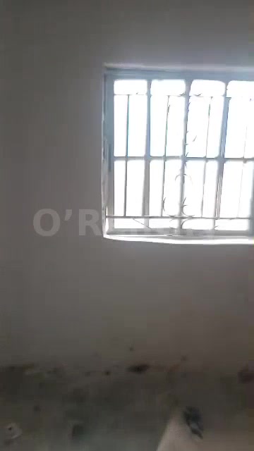 Sight a room is available at garage llesa rent 5k photo 4
