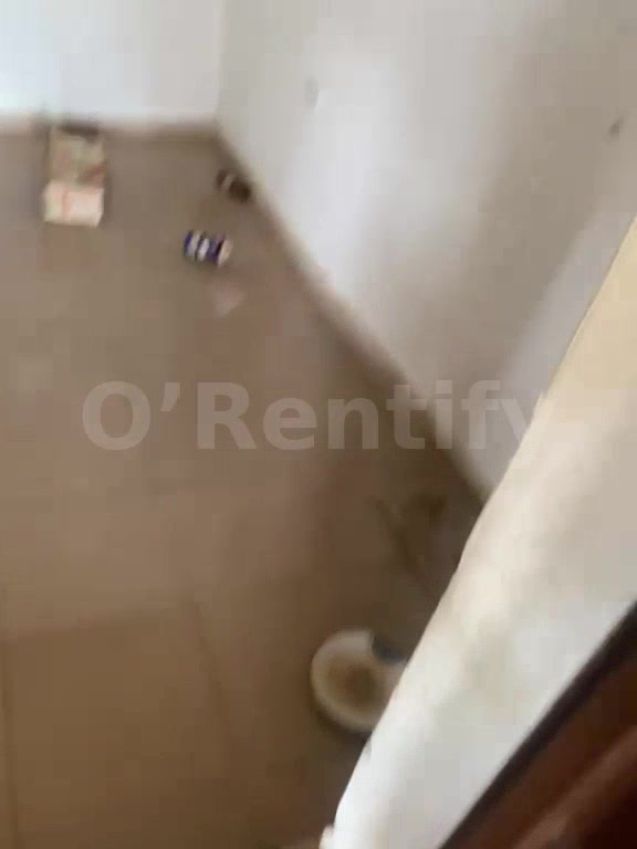 To Let..........Shop at Tara Area Rent  400k photo 3