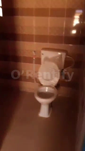 Selfcon available @ Northgate, gasland 15-20 mins distance to school gate Running water Fenced and tiled The room is cur photo 6