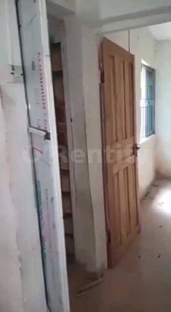 A decent standard mini flat upstairs water running car park in a fenced and a gated compound  Location: Isolo, mushin LG photo 2