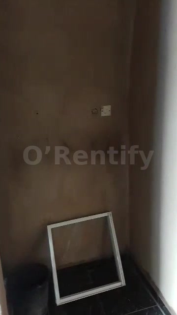 a neat spacious self con to let photo 6