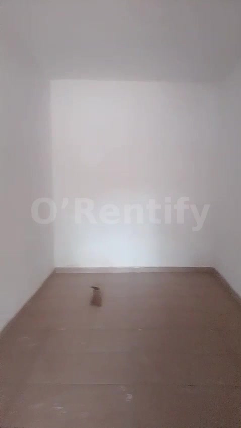A shop to let , located along Onah Baba Onah Okebaale area , very close to okebaale rounderbout, rent is 500k without se
