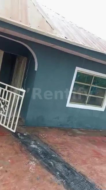 3 bed room flat is available at 8flat garage llesa rent 750k running with water fully tiler half Pop kitchen cabinets pa photo 3