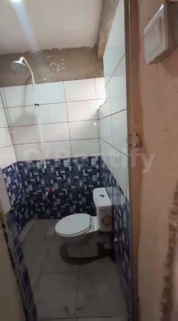 Decent, Spacious, Standard, Nice, Neatly Used *ROOMSELF CON* in a secured environment with POP design, constant light , photo 5
