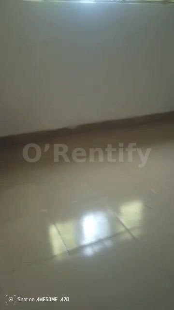 To let....   A standard spacious mini flat at sabo yaba..   Price .. 1.5m per anum 1 year rent   Ground floor