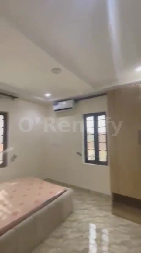 *LIVING LARGE👷🏾‍♂️* 📍Don’t scroll pass your future address  A standard up floor mini flat at akoka Yaba in a serene e photo 5