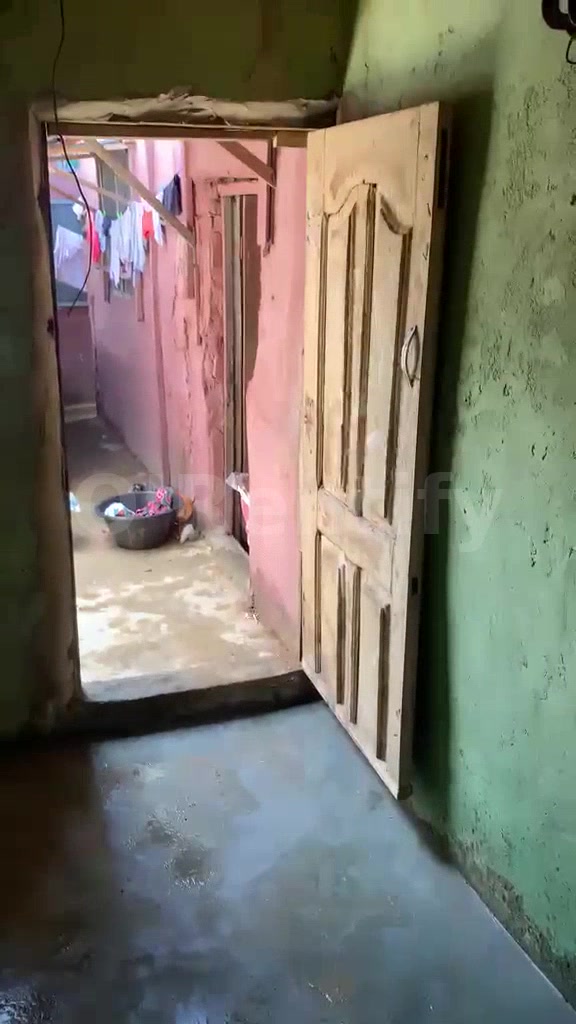 A Spaious Single room available for Rent at off ilaje road.  Rent 200k per annum