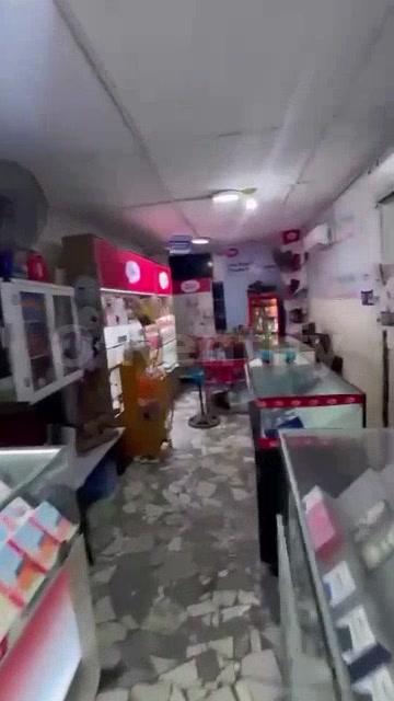 STILL AVAILABLE FOR LEASE..........   A STANDARD shop in lawanson surulere, with office, toilet/bathroom and kitchen as photo 2