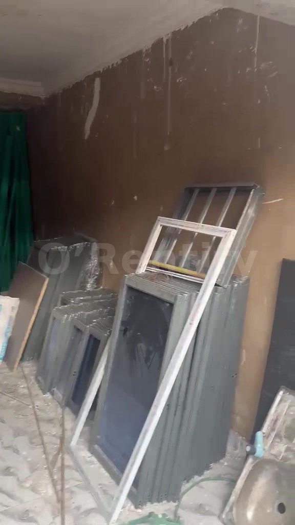 Just out   A lovely and standard shop  at apata road shomolu  LAGOS   very good for any kind of business   3m  for 3year