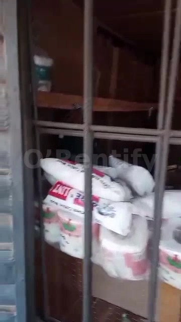Container available for rent at Fadillulah Obalowu mosque area.... Good for any business 3k/month photo 3