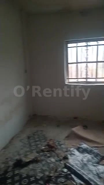 Sight a room is available at garage llesa rent 5k photo 2