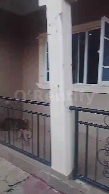 2 bed room flat is available at Awokose area owode llesa rent 500k running with water fully tiler half Pop kitchen cabin photo 2