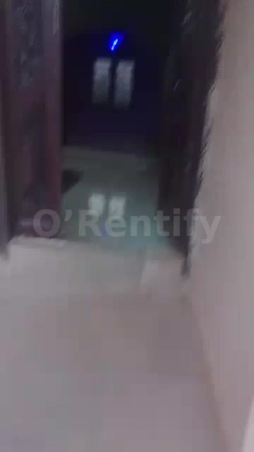 2 bed room flat is available at Awokose area owode llesa rent 500k running with water fully tiler half Pop kitchen cabin photo 4