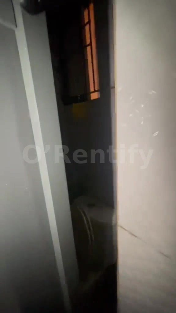 Executive, very decent, standard and nice ROOMSELF CON at OFF MARKET STREET, SHOMOLU LAGOS with POP, screeded walls, per photo 4