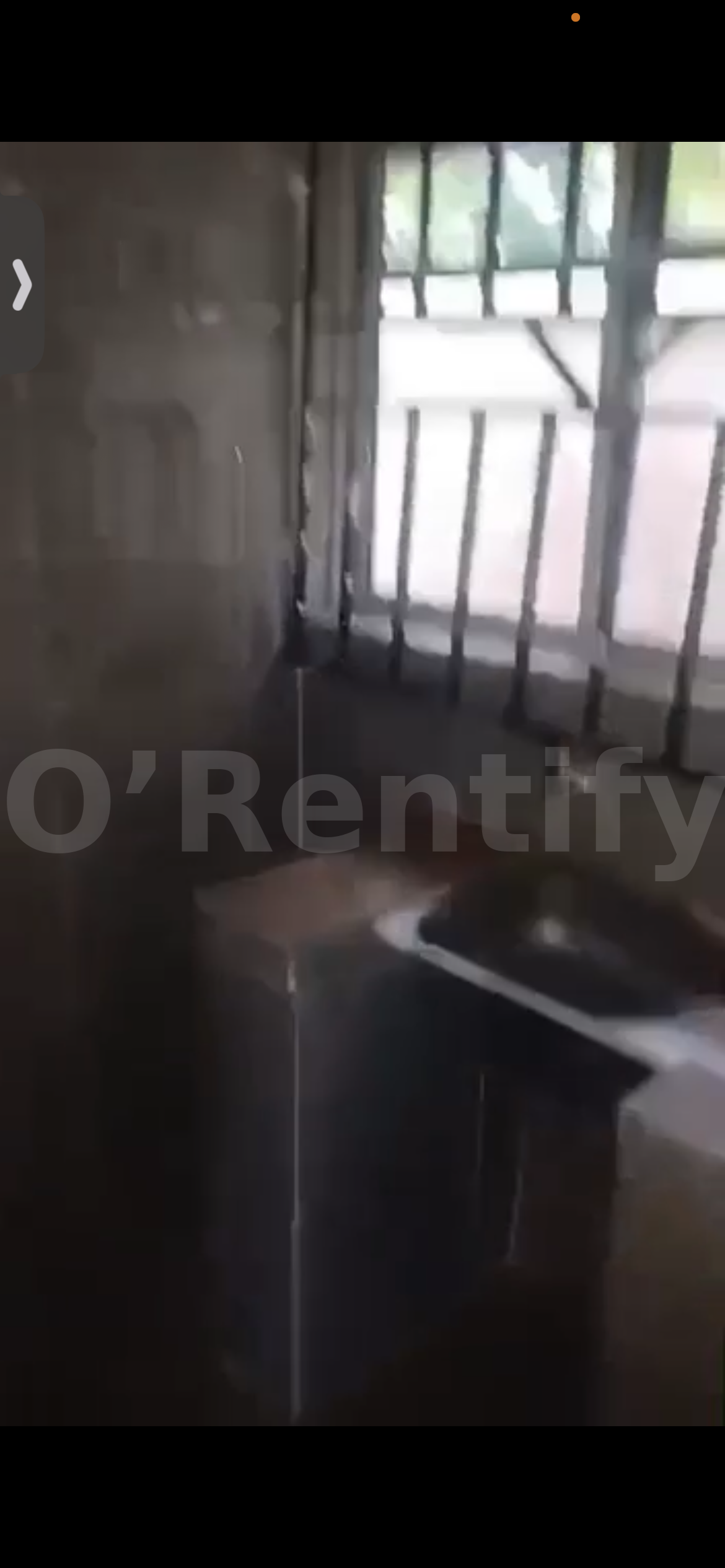 Room self contain at high school