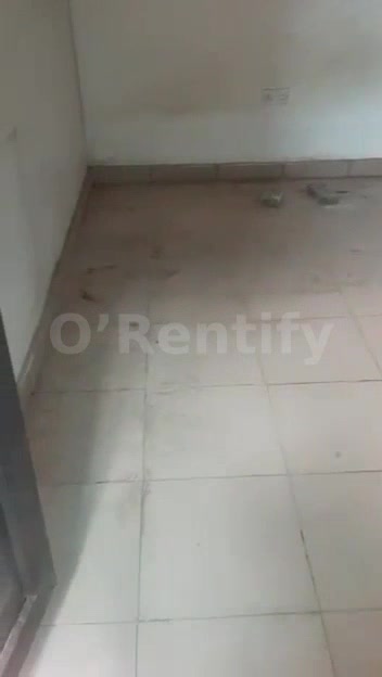 A ground floor ROOMSELF contain off ODUNSI  rd BARIGA   Rent 700k photo 2