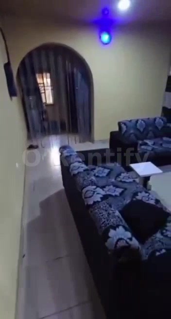 3 bedroom flat at iludun area with full tiles running water fence and gated Rent 600k photo 2