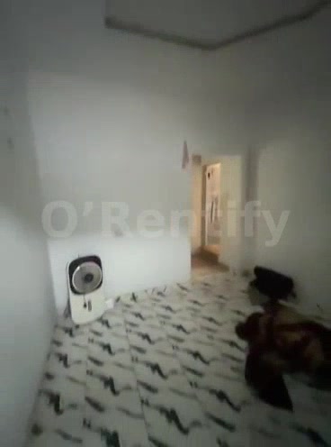 Executive, very decent, standard and nice ROOMSELF CON upstairs with POP, screeded walls, kitchen cabinet and all other photo 2
