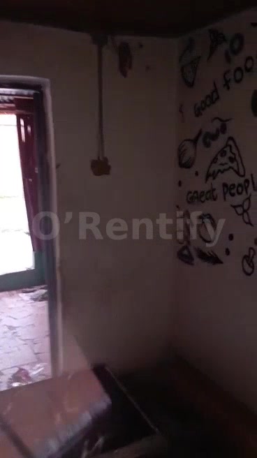 *Just out, Shop with Toilet inside For Rent*  A Shop with personal Toilet  To Let on Hussey Road opp Yabatech, WAEC B/St photo 5