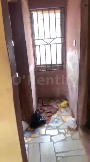 A room self con at futa south I2 22:24 minutes to gate Tiled Water running in compound Electricity Fenced photo 3
