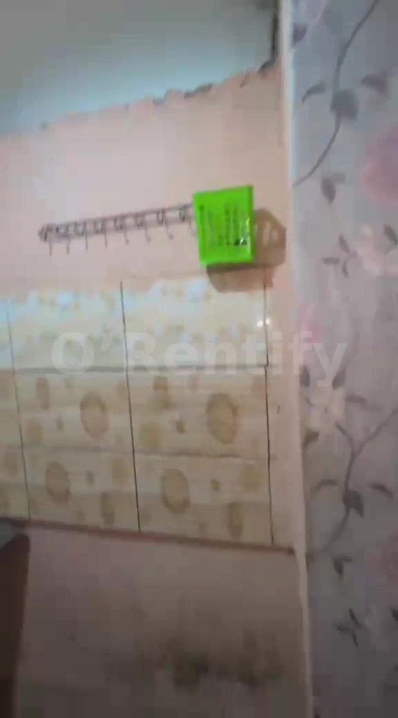 Decent, Spacious, Standard, Nice, Neatly Used *ROOMSELF CON* in a secured environment with POP design, constant light , photo 3