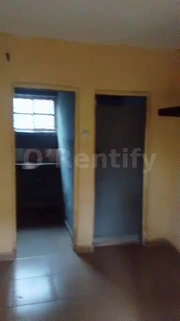 a neat spacious self con to let