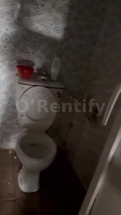 To let  A Neatly Used and Decent SELFCONTAINED APARTMENT for rent in a cool area @ Onike, Yaba.  Rent - 1.3M Caution - 2 photo 4