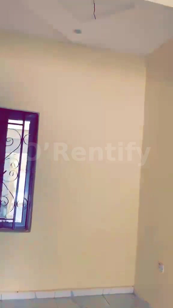 *TO LET: fantastic & fully furnished just out a very super dope 2 bedroom flat POP althrough fence and gate floor compou photo 4