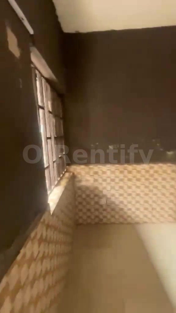 Dope and spacious self contained is available at FUTA Southgate  7-8 minutes walk to gate photo 2