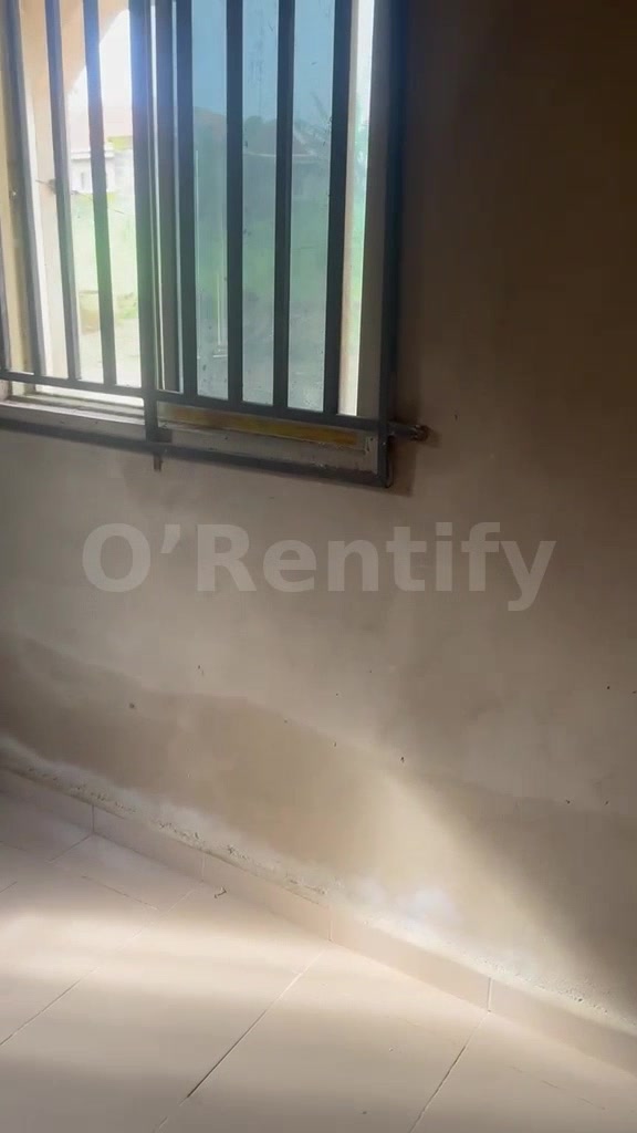dope single room available at Westgate. Annual Solar available. 5-10 minutes to gate photo 4
