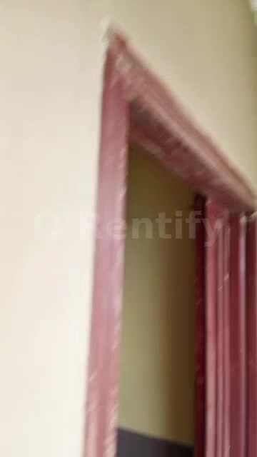 2bed room flat at arogunmosa fully tiles running water not fenced ceiling 500k basic rent wardrobe, kitchen cabinet... A