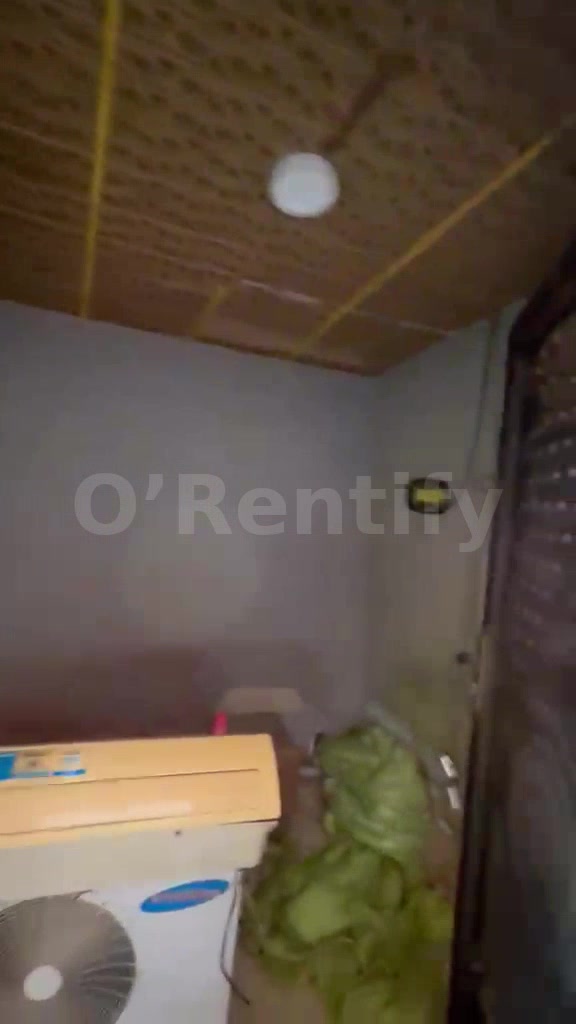 A portable room self at off ILAJE BARIGA  Rent 400k