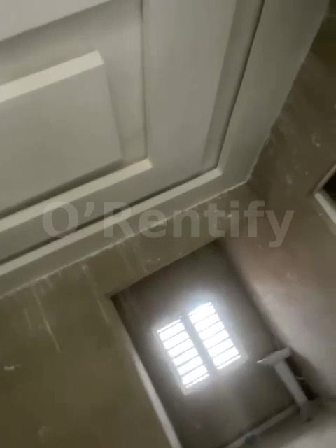 Just out  2bedroom flat with POP althrough available at Adebowale Ondo road... Facilities; ,3toilets ,kitchen cabinet  P photo 3