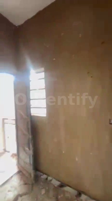 A stadium sized self contain off Pedro rd Pedro  Rent 1.7 & 1.5m respectively photo 6