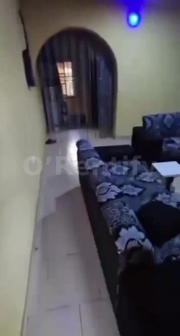 3 bedroom flat at iludun area with full tiles running water fence and gated Rent 600k photo 2