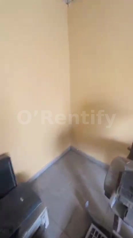 A decent, Spacious, Standard, Nice, Newly Renovated Mini flat,  screeded walls & painted, Band A electricity, personal p photo 4